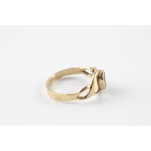 13 - 9ct gold iolite dress ring (2.5g) Size Q