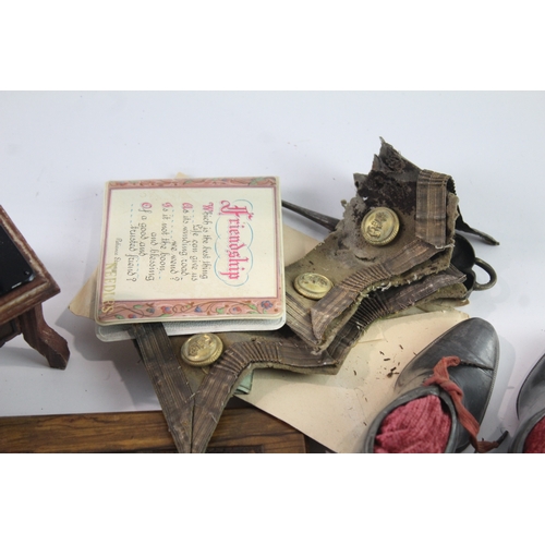 457 - Haberdashery Collectables Sewing Antique Vintage Olive Wood Belt Buckles Buttons