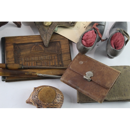 457 - Haberdashery Collectables Sewing Antique Vintage Olive Wood Belt Buckles Buttons