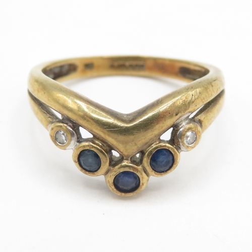 227 - 9ct gold sapphire and diamond ring (2.7g) Size M 1/2