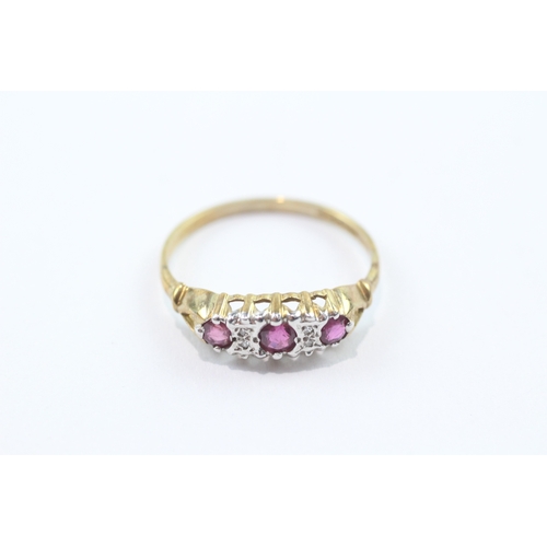 232 - 9ct gold ruby and diamond ring (1.7g) Size R 1/2