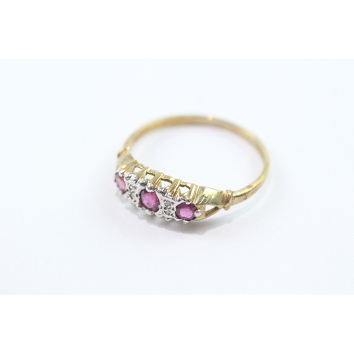232 - 9ct gold ruby and diamond ring (1.7g) Size R 1/2