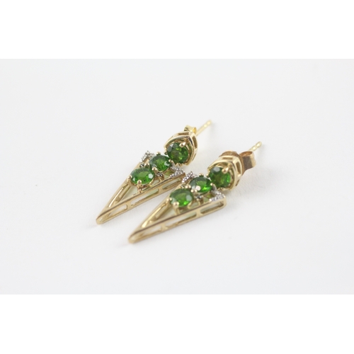 236 - 9ct gold diopside drop earrings (2.6g)