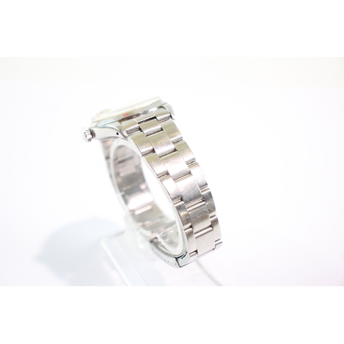 424 - Rolex Oyster Perpetual Date Watch 1500 Automatic Requires Repairs Movement Ticks
