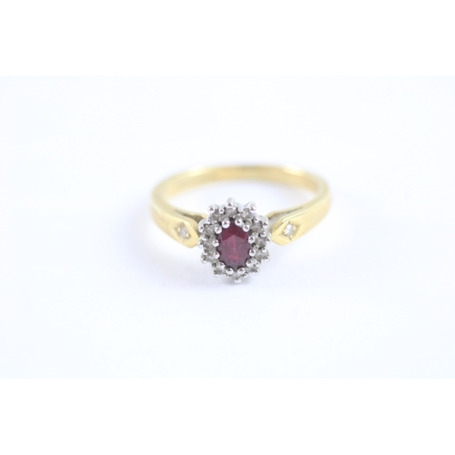 30 - 18ct gold ruby and diamond cluster ring (3.7g) Size K