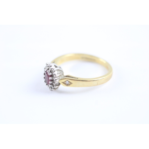 30 - 18ct gold ruby and diamond cluster ring (3.7g) Size K