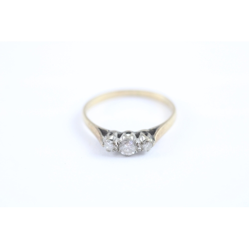 32 - 9ct gold diamond trilogy ring (1.4g) Size K 1/2