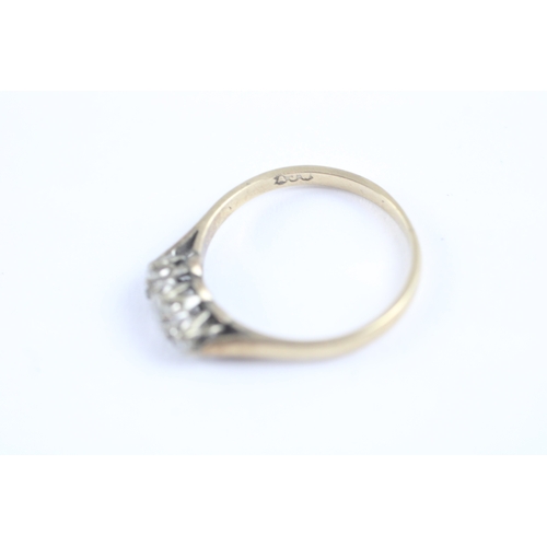 32 - 9ct gold diamond trilogy ring (1.4g) Size K 1/2