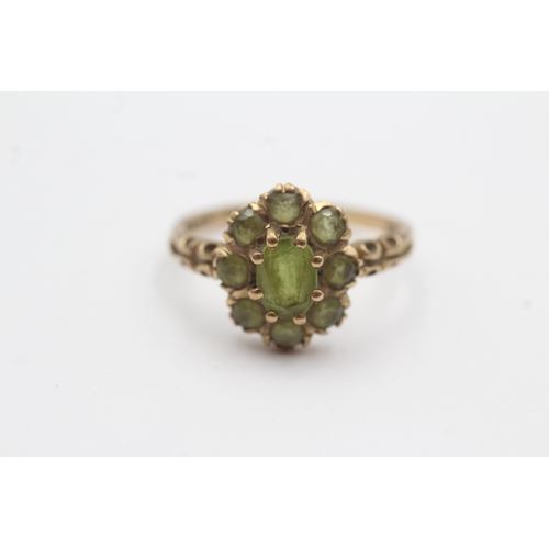 56 - 9ct gold green gemstone cluster ring (3.5g) Size T