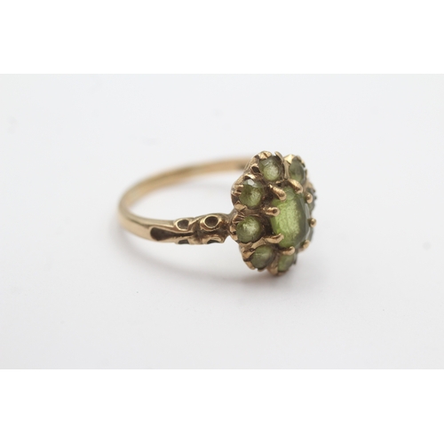 56 - 9ct gold green gemstone cluster ring (3.5g) Size T