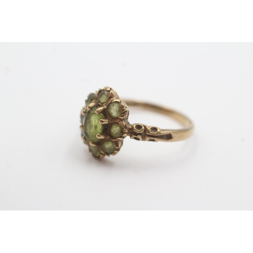 56 - 9ct gold green gemstone cluster ring (3.5g) Size T