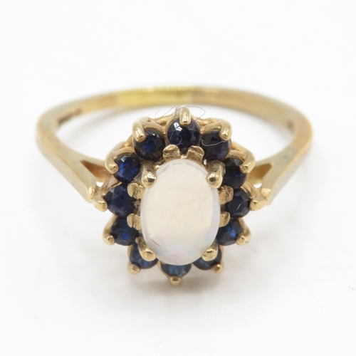 9ct gold opal and sapphire cluster ring (2.7g) Size P