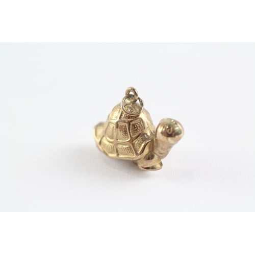 58 - 9ct gold tortoise charm (1.4g)