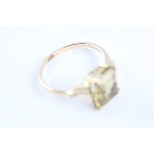38 - 9ct gold vintage citrine dress ring (2.8g) Size M 1/2