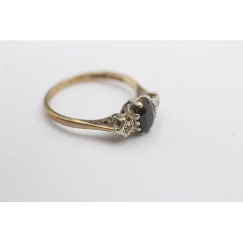 40 - 9ct gold sapphire diamond ring (2.2g) Size M