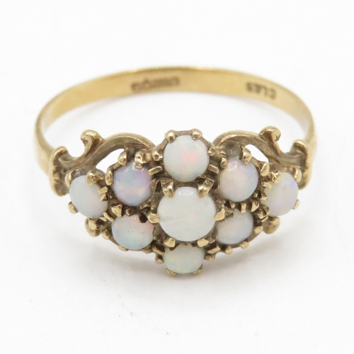 130 - 9ct gold opal cluster ring (1.8g) Size O 1/2