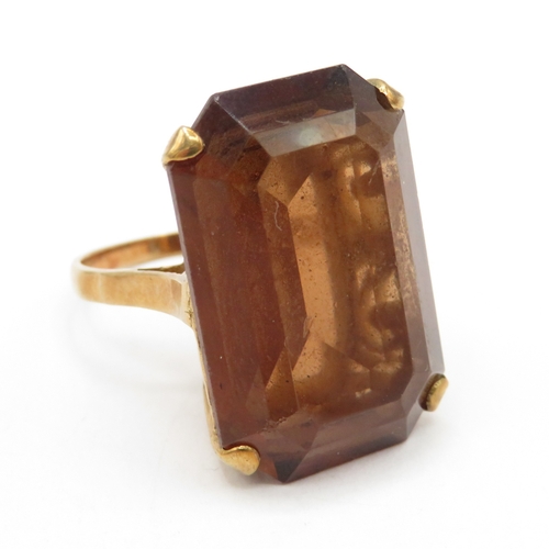 137 - 9ct gold smokey quartz cocktail ring (9.2g) Size J 1/2