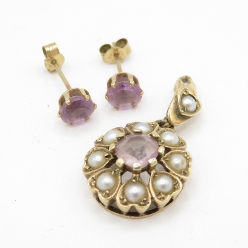 146 - 2x 9ct gold amethyst split pearl pendant stud earrings set (2.6g)