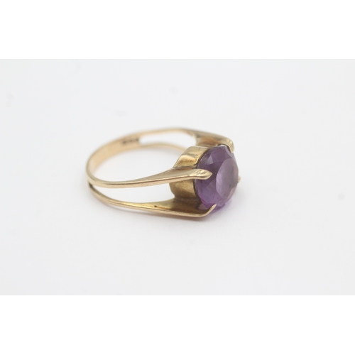123 - 9ct gold amethyst solitaire ring (2.8g) Size M