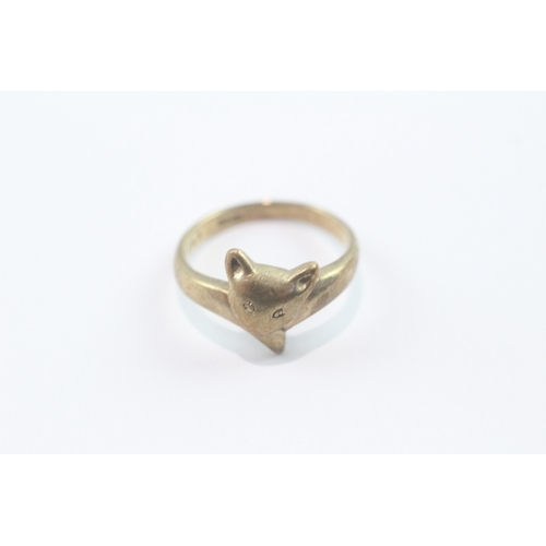 125 - 9ct gold fox ring (1.7g) Size G