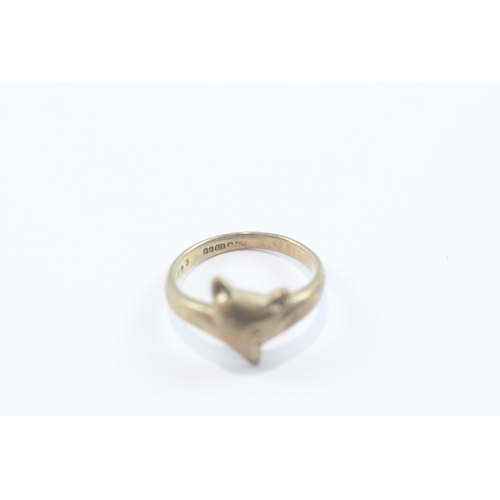 125 - 9ct gold fox ring (1.7g) Size G