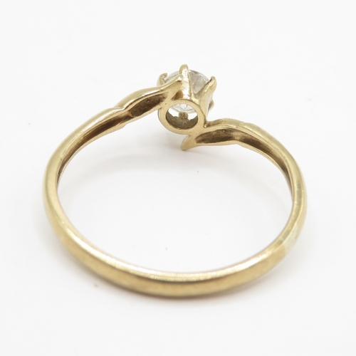 44 - 9ct gold cubic zirconia solitaire ring (1.3g) Size K