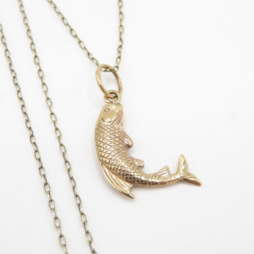 48 - 9ct gold fish charm on chain (0.87g)