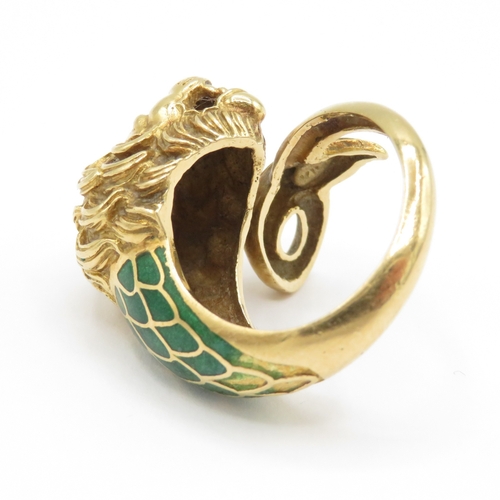 6 - 18ct gold green enamel lion ring (10.2g) Size M (adjustable)