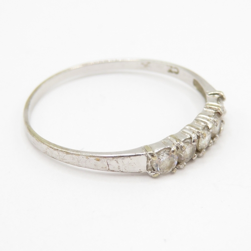 73 - 9ct white gold five stone white gemstone ring (1g) Size P 1/2
