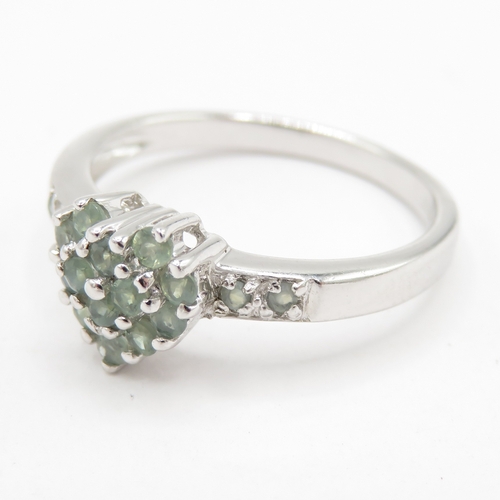 79 - 9ct white gold green spinel heart cluster ring (2.7g) Size N 1/2