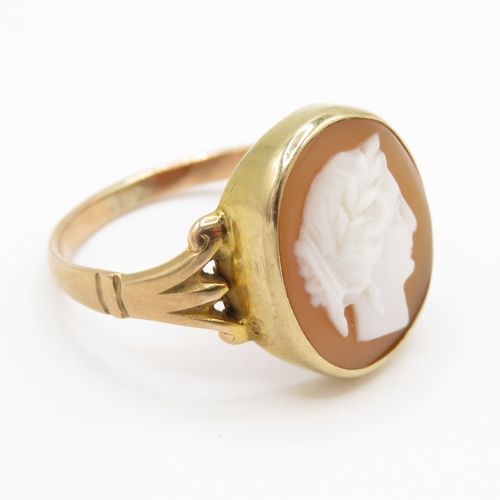 9 - 9ct gold antique cameo ring (2.8g) Size P 1/2