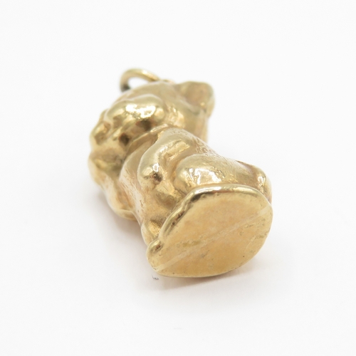 122 - 2 x 9ct gold charms - cat and guitar (1.8g)