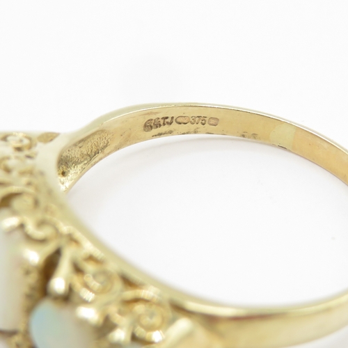 123 - 9ct gold opal five stone ring (3.6g) Size P 1/2