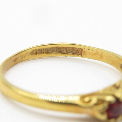 125 - 9ct gold opal five stone ring (1.7g) Size M