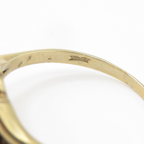 128 - Vintage 9ct gold garnet cluster ring (2.8g) Size S 1/2