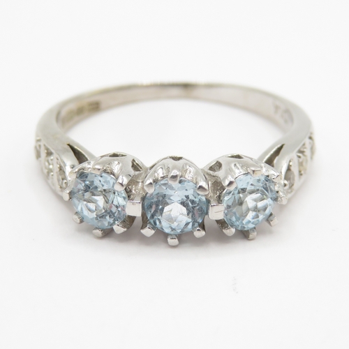 129 - 9ct gold sapphire and diamond ring (2.9g) Size O