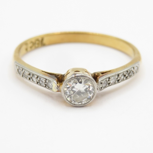 132 - 18ct gold diamond ring (2.1g) Size N