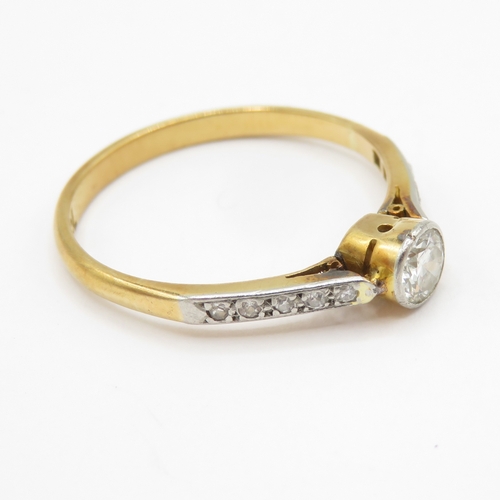 132 - 18ct gold diamond ring (2.1g) Size N