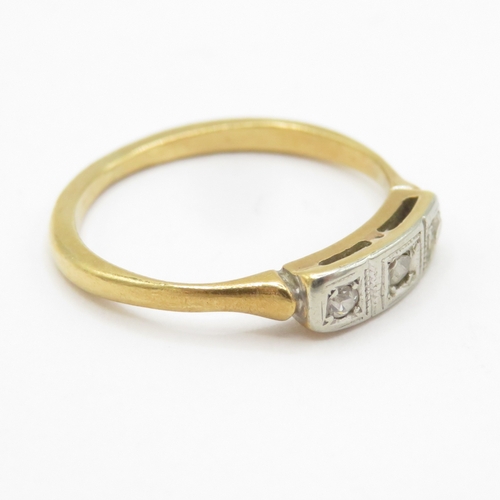 135 - 18ct gold diamond art deco ring (1.5g) Size G