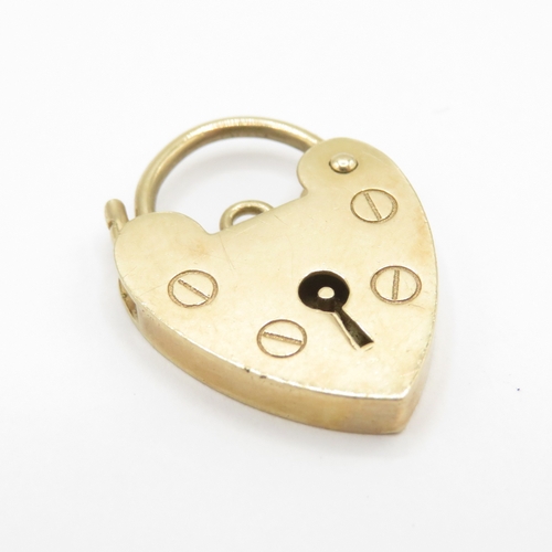 137 - 9ct gold heart padlock clasp (1.8g)