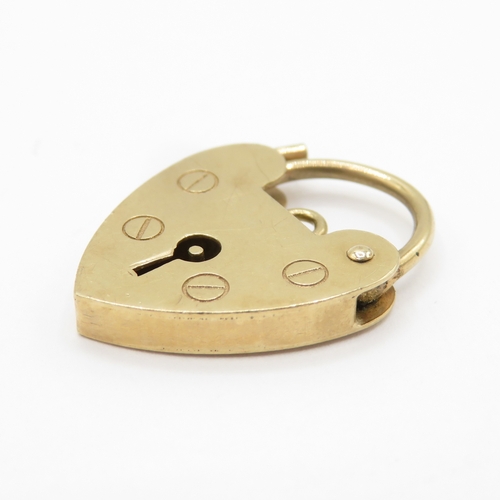 137 - 9ct gold heart padlock clasp (1.8g)