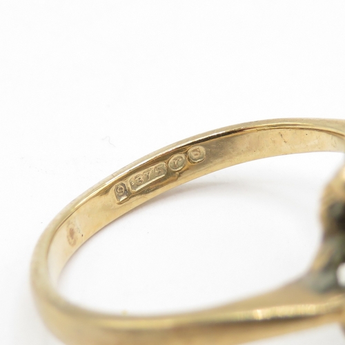 14 - 9ct gold garnet and imitation pearl floral cluster ring (3.4g) Size J