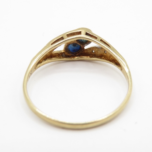 141 - 9ct gold sapphire and diamond toi et moi ring  (1.5g) Size O 1/2
