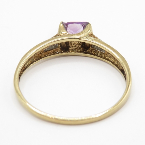 150 - 9ct gold amethyst solitaire with moissanite shoulders ring  (3.5g) Size Y 1/2