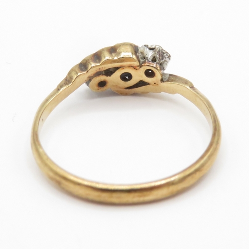 153 - 9ct gold topaz and diamond trilogy ring (1.9g) Size M 1/2