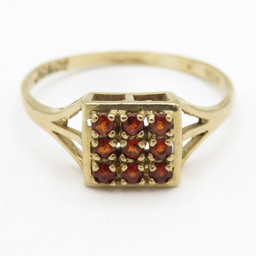 156 - 9ct gold orange gemstone cluster ring (1.2g) Size M