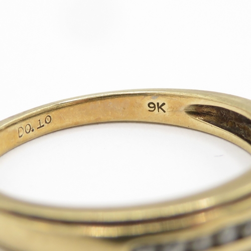 157 - 9ct gold diamond channel set ring (2.4g) Size M 1/2