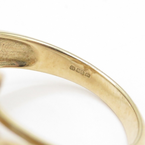 165 - 9ct gold opal and sapphire dress ring Size N (5g)