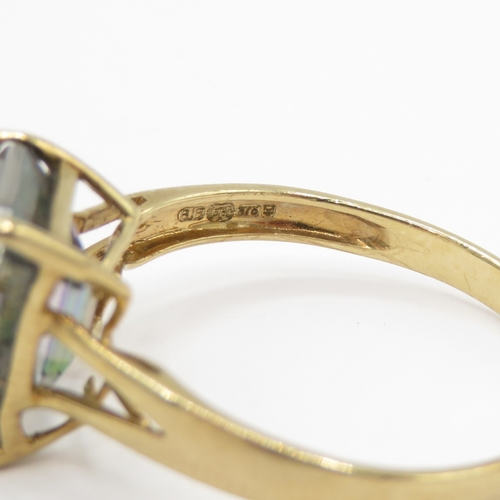 166 - 9ct gold mystic topaz ring Size O 1/2 (2.1g)