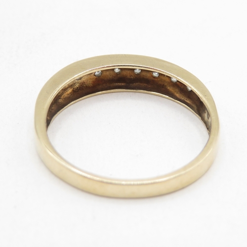 30 - 9ct gold diamond half eternity ring  (2.1g) Size N